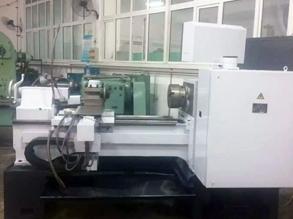 機械廠(chǎng)設備噴漆